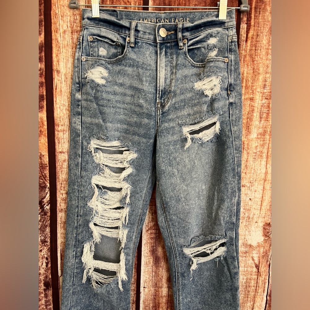American Eagle Outfitters | Distressed Highest Rise 90’s Boyfriend Jeans - Picture 3 of 12